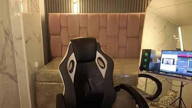 mia millan b online show from 10.24.25