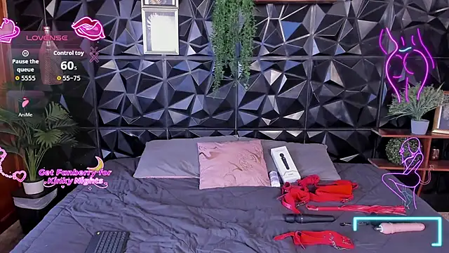 April  foxx online show from 12.15.25