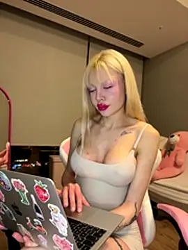 Sindyyy228 online show from 11.20.25