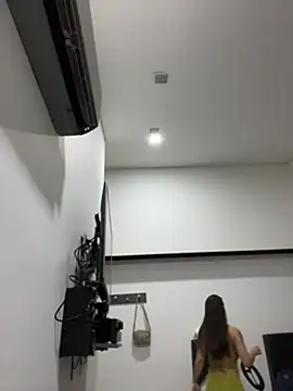 Snapshot of alysa_g_ chatting on 06.10.26 alysa g online show from 06.10.26