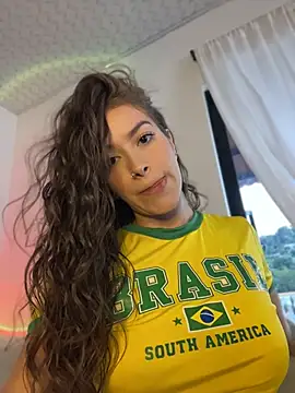 Snapshot of alysa_g_ chatting on 06.19.26 alysa g online show from 06.19.26