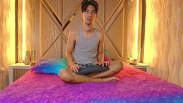 Couplex xxx online show from 12.04.25