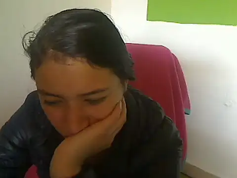 Snapshot of akamesweet chatting on 10.23.25 akamesweet online show from 10.23.25