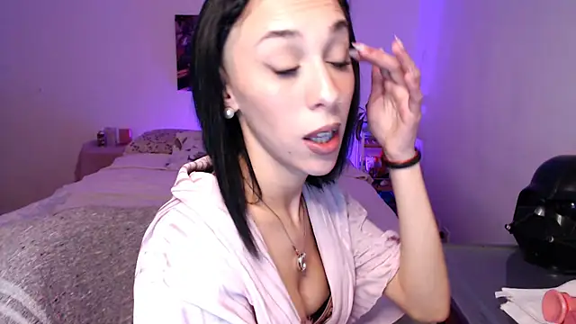 Sofia Amour online show from 09.08.25