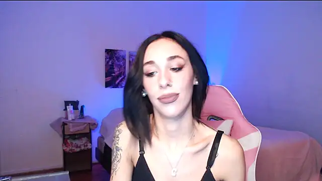 Sofia Amour online show from 09.28.25