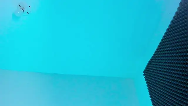 Snapshot of Ellope_ chatting on 11.18.25 Ellope online show from 11.18.25