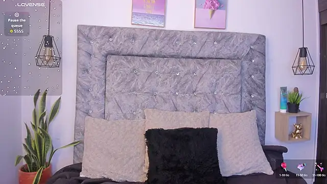 Seraphyne666 online show from 10.27.25