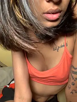 Snapshot of Serah201 chatting on 11.17.25 Serah201 online show from 11.17.25