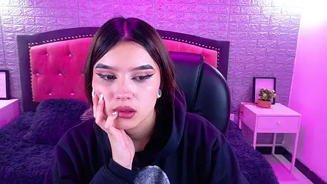 Natalie loffreda online show from 10.27.25