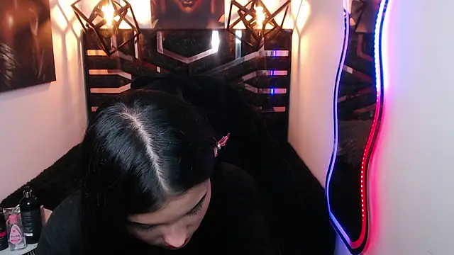 Natalie loffreda online show from 04.21.26