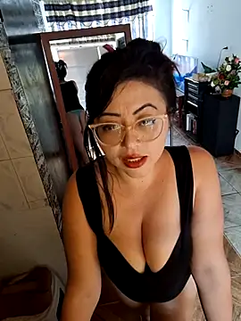 Snapshot of isa__crazy__ chatting on 09.22.25 isa crazy online show from 09.22.25