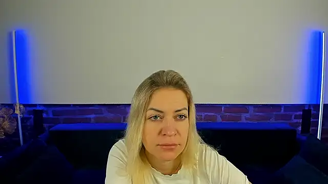 Anna Snows online show from 10.21.25