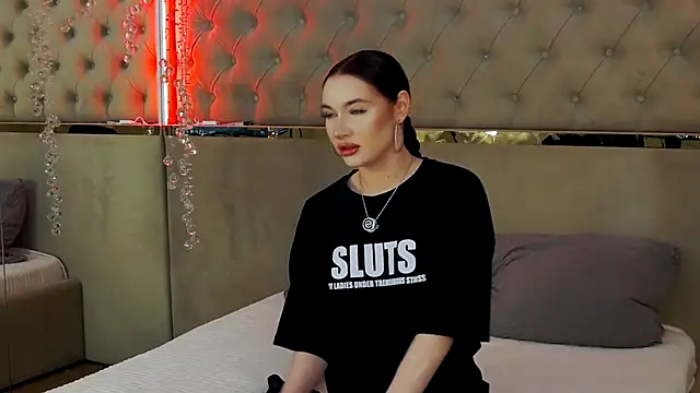 RoxyDoll  online show from 10.15.25