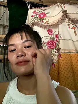 PhanHaa online show from 10.13.25