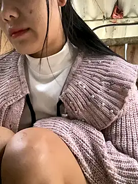 PhanHaa online show from 12.17.25