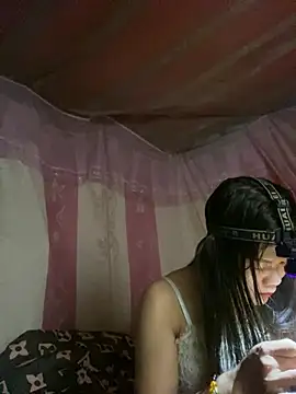 Snapshot of PhanHaa chatting on 02.21.26 PhanHaa online show from 02.21.26