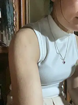 Snapshot of PhanHaa chatting on 02.25.26 PhanHaa online show from 02.25.26