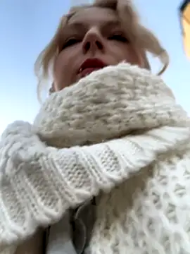 Snapshot of EveLittleSinner chatting on 10.18.25 EveLittleSinner online show from 10.18.25