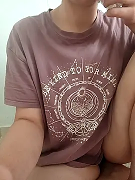 Snapshot of dumla chatting on 11.08.25 dumla online show from 11.08.25