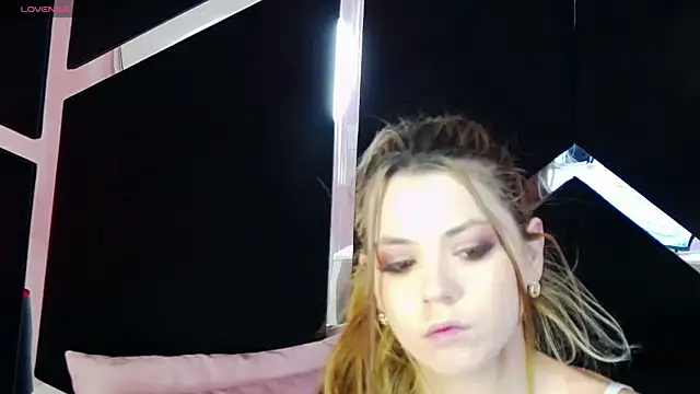 Breezelle online show from 09.27.25