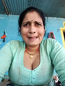 Hot-piuy online show from 09.24.25