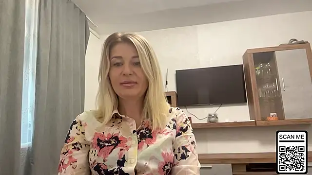 Blondie xoxoxo online show from 10.02.25