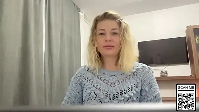 Blondie xoxoxo online show from 10.10.25