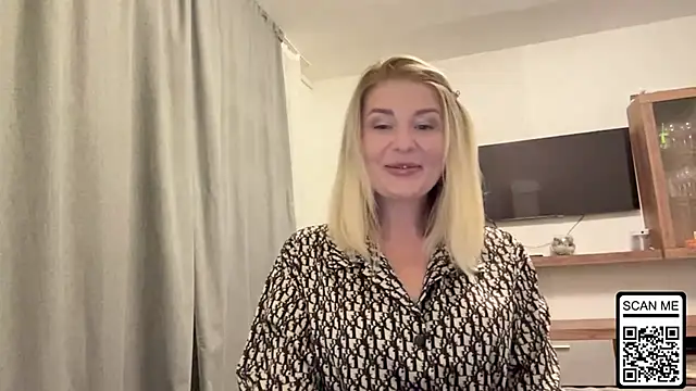 Blondie xoxoxo online show from 10.11.25