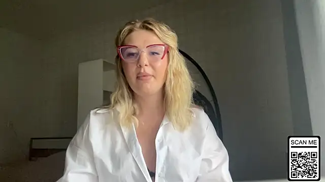 Snapshot of Blondie_xoxoxo chatting on 06.26.26 Blondie xoxoxo online show from 06.26.26
