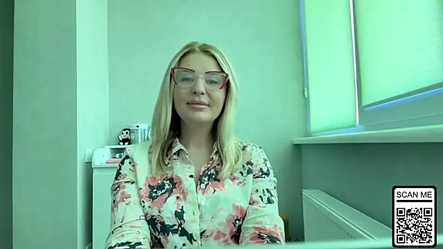 Snapshot of Blondie_xoxoxo chatting on 07.14.26 Blondie xoxoxo online show from 07.14.26