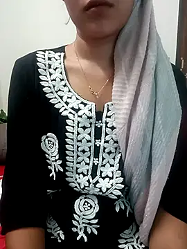 Snapshot of Cutie_Shruti chatting on 09.25.25 Cutie Shruti online show from 09.25.25