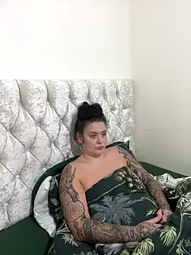 Charsworld online show from 12.22.25