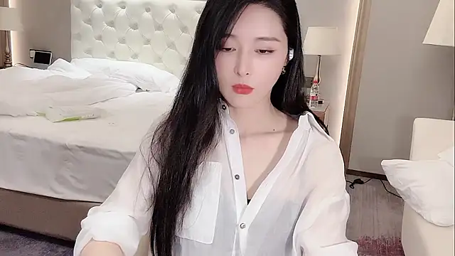 Ianxuan online show from 10.18.25