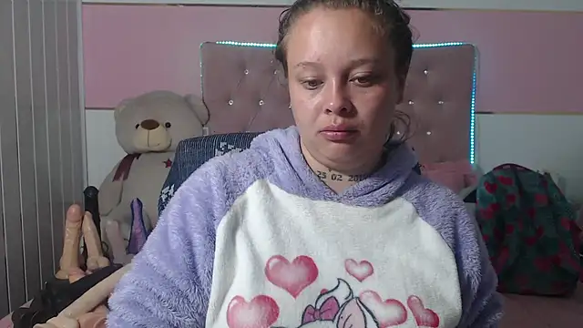 Snapshot of patty_squirt_ chatting on 01.28.25 patty squirt online show from 01.28.25