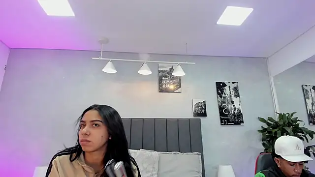 violet and myers online show from 11.04.25