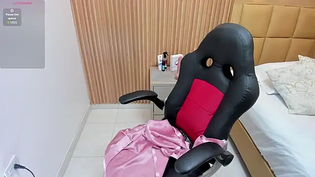 BRIHANACONOR online show from 10.17.25