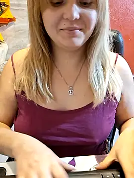 qSensi online show from 12.02.25