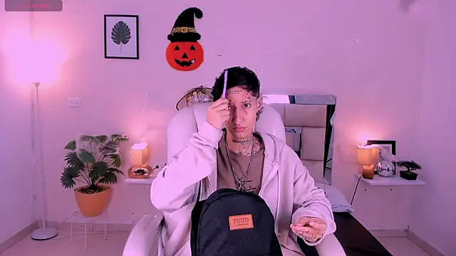 Luci Rose online show from 10.18.25