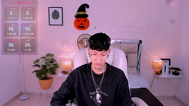 Luci Rose online show from 10.29.25