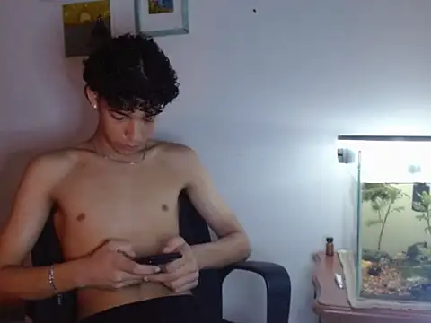 Xtremeplay 18 online show from 09.22.25