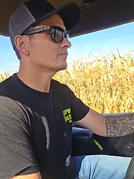 twistafatpipe online show from 10.16.25