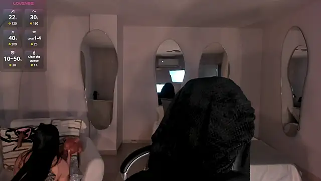 MilaColeman online show from 10.11.25