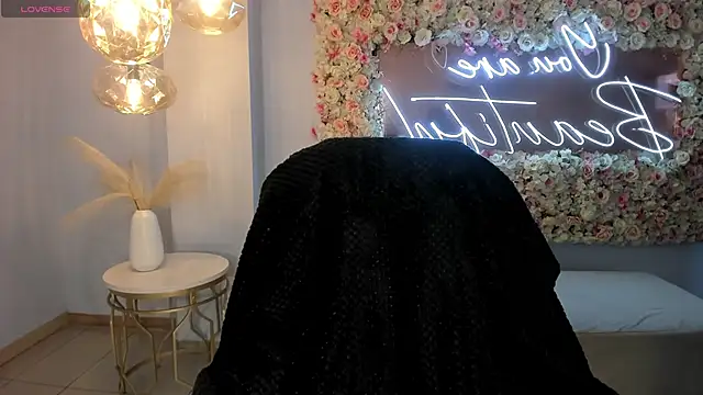 MilaColeman online show from 12.15.25