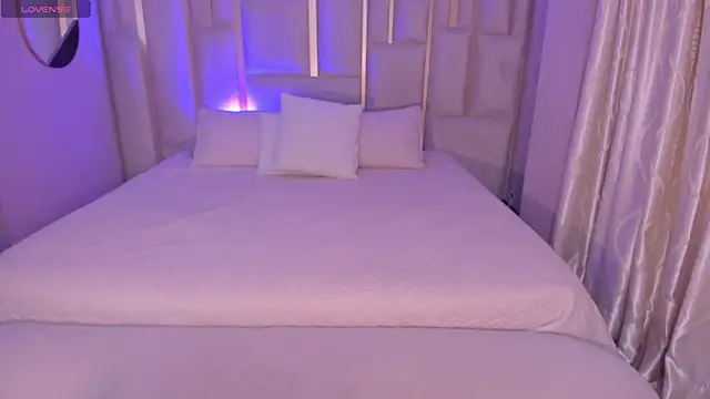 LizzCooper online show from 09.28.25