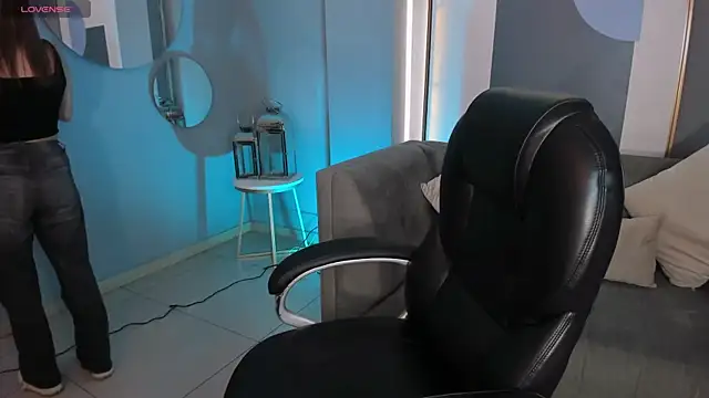 LizzCooper online show from 11.30.25