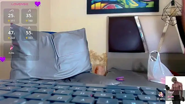 Snapshot of Rachell_Valentina chatting on 10.21.25 Rachell Valentina online show from 10.21.25