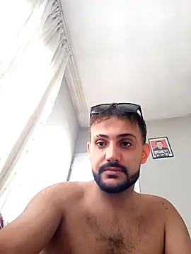 Snapshot of Muratcan33 chatting on 10.14.25 Muratcan33 online show from 10.14.25