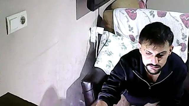 Snapshot of Muratcan33 chatting on 10.29.25 Muratcan33 online show from 10.29.25