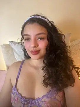 AriaHeavenss online show from 09.29.25