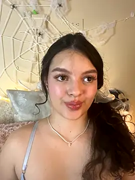 AriaHeavenss online show from 10.20.25